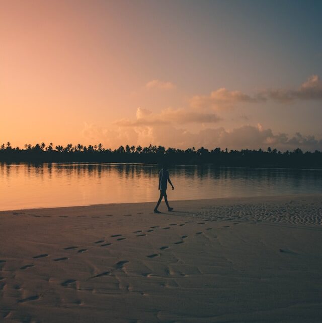 Quels sont les secrets des destinations d’été les plus sûres pour voyager en solo ?